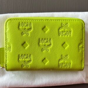 MCM AREN ZIPPED WALLET MINI - WALLET - ACID LIME LIKE NEW